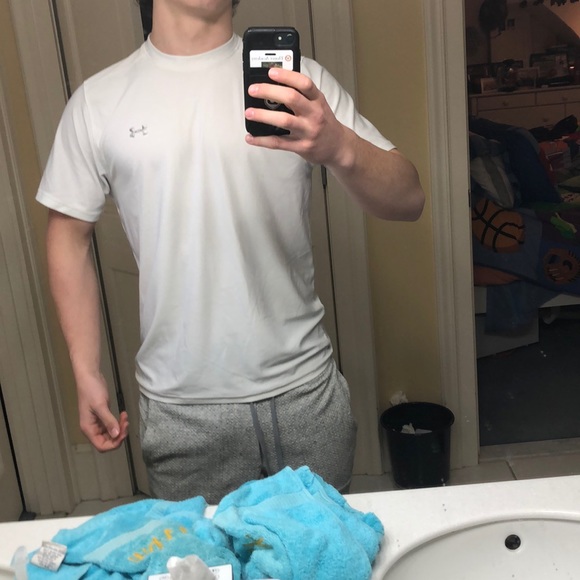 Under Armour Heat Gear White Tee - Picture 1 of 4